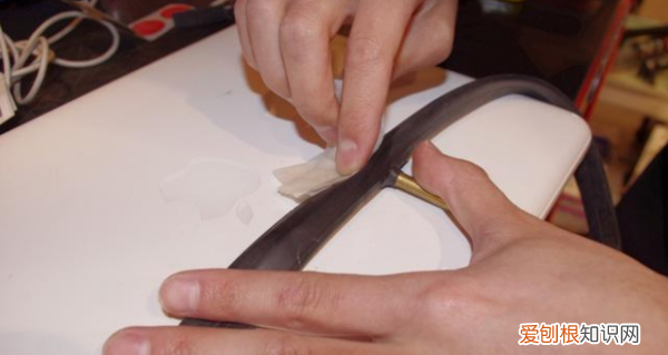 自行车车胎破了如何快速修补