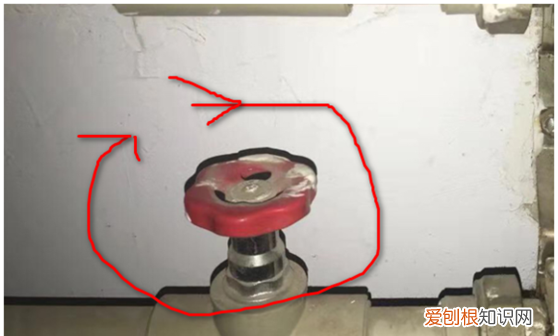 暖气循环泵怎么排气，暖气循环泵安装在进水还是回水