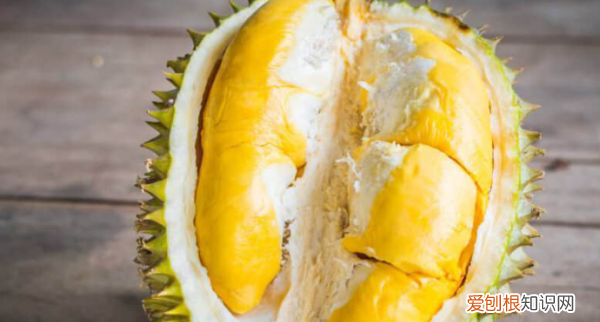 一只榴莲三只鸡什么意思，为什么说一个榴莲三只鸡