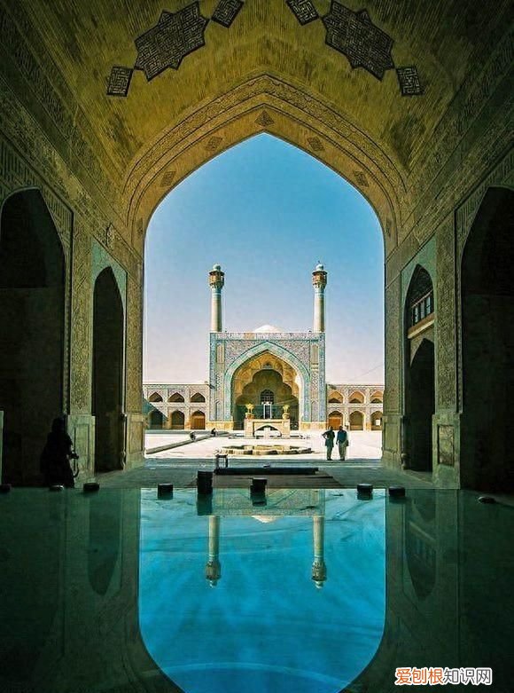 英、俄、土耳其，从三个方向将昔日的波斯帝国变成了今日的伊朗