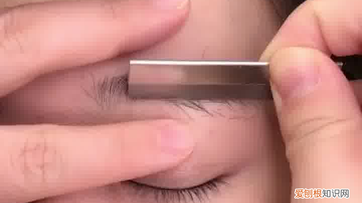 男生的眉毛怎么修男士的修眉教程