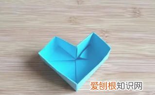 好看的心形盒子的折叠方法，爱心纸盒怎么折简单又好看