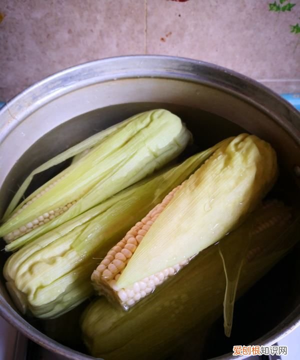 怎样煮玉米又甜又粘稠,煮玉米怎么才能更加软糯
