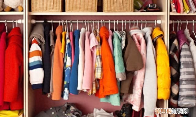 旧衣堆积如山怎么处理