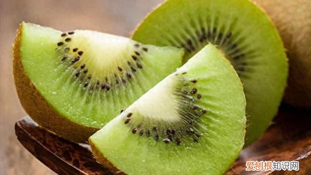 奇异果和猕猴桃外形有什么区别 猕猴桃和奇异果的区别故事