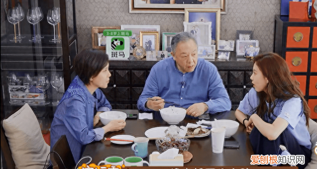 宋妍霏父母相差12岁 恋爱先生