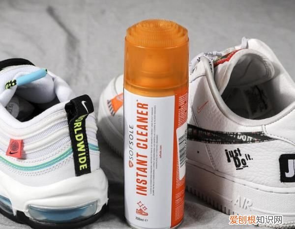 白鞋子网面发黄有什么办法变白，白色的网面鞋子发黄怎么变白干洗