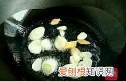烧小鸡怎么烧好吃,包烧小鸡怎么烧好吃