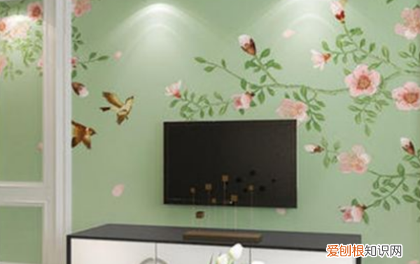 墙上的胶贴怎么去掉，墙纸贴在墙上的胶怎么去掉