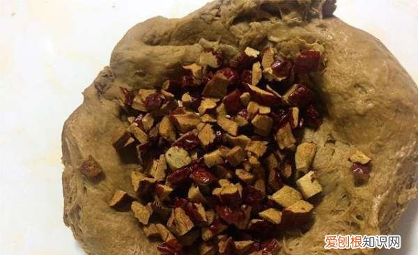 蒸馒头一斤面粉放多少糖,甜馒头一斤面粉多少糖才甜