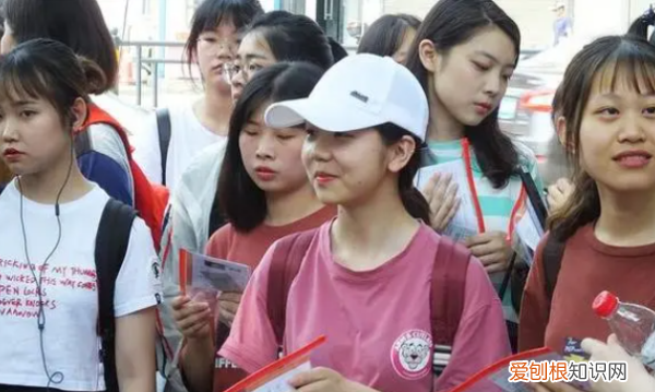 艺术考生的招生考试有什么特点,艺术生与普通生高考有什么区别呢