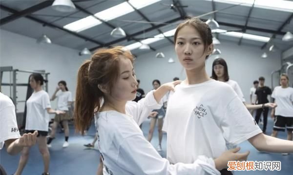 艺术考生的招生考试有什么特点,艺术生与普通生高考有什么区别呢