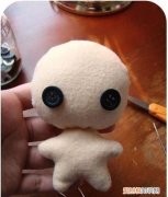 手工制作布娃娃图解，如何用手帕制作布娃娃