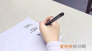 欠债不还钱怎么起诉,欠款人不还钱怎么起诉