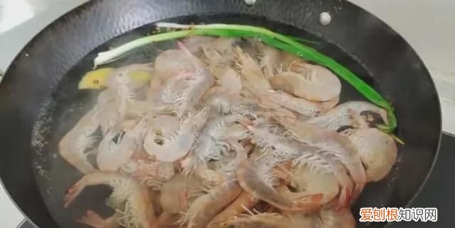 水煮虾用冷水还是开水小技巧,水煮虾需要过一下冷水吗