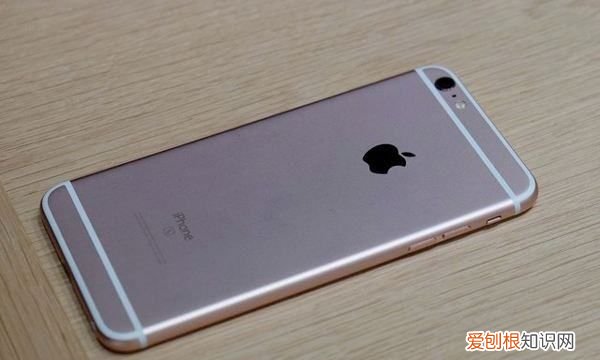 睡觉手机放边上会有辐射，手机放在枕边睡觉有什么危害