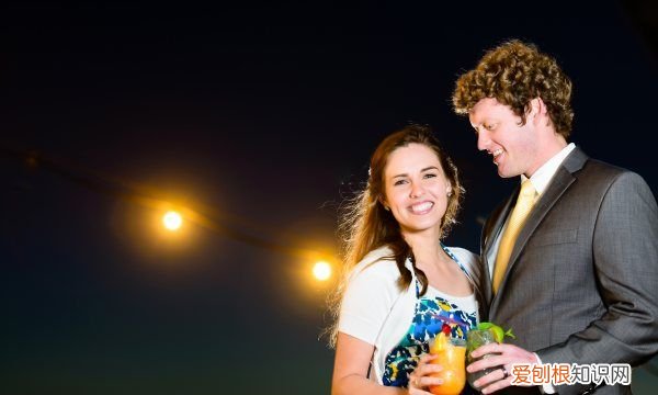 男人应如何对待喜欢的女人，男生对自己喜欢的女生会怎么样