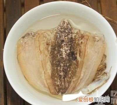 这道香菇墨鱼焖鸡肉比米其林大厨做的还好吃英语