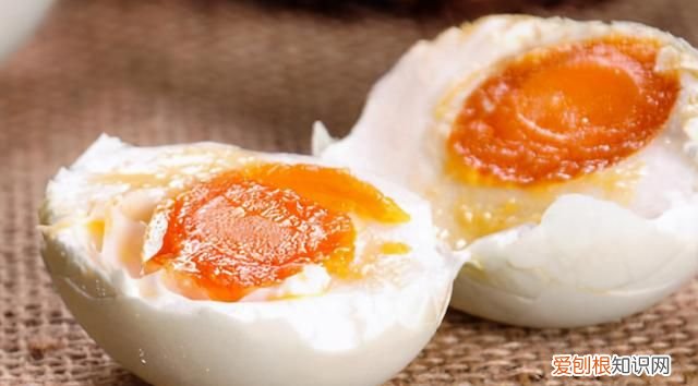 腌咸鸭蛋怎么腌能出油 正确腌咸鸭蛋的方法