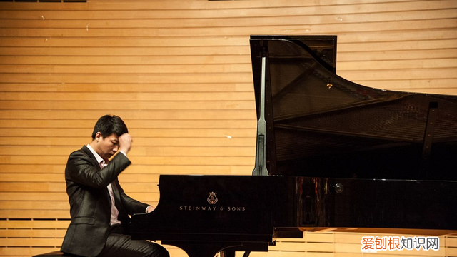 一个月之内能学会的钢琴艺考曲,钢琴艺考简单的钢琴曲有哪些