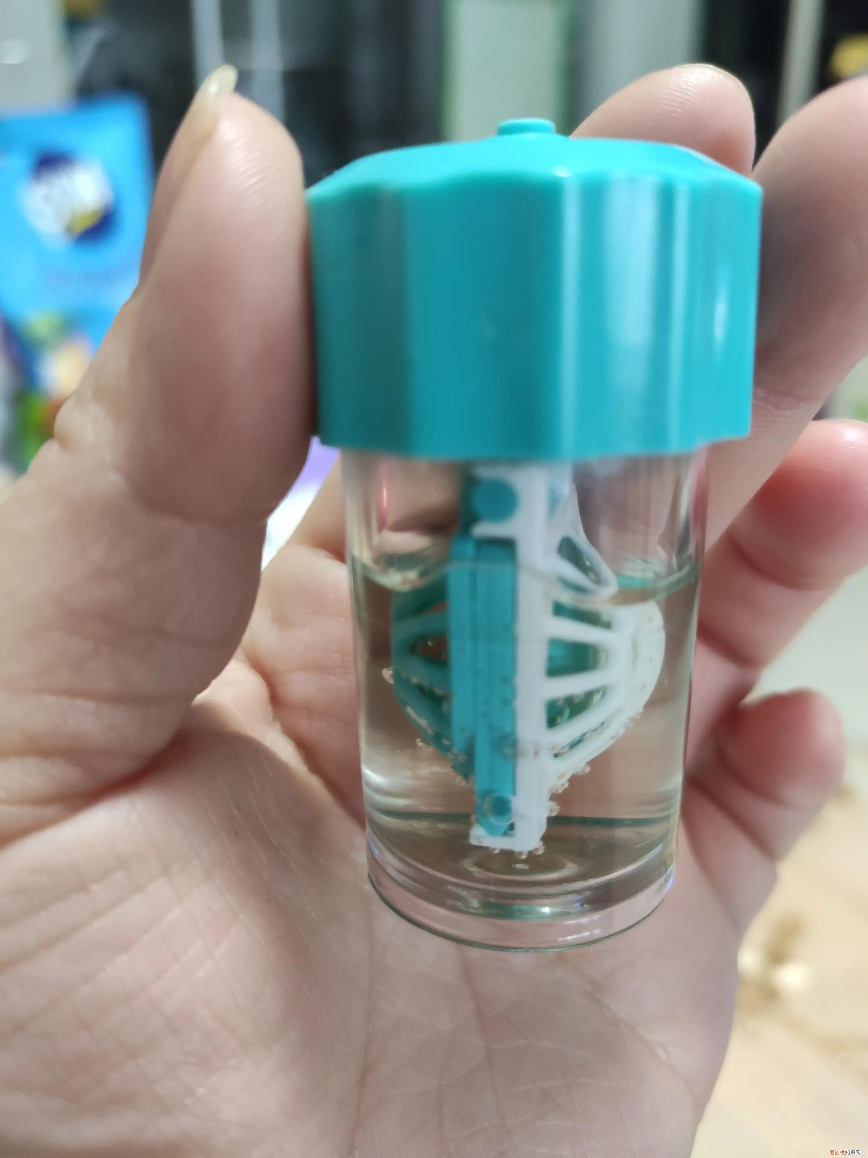 爱尔康护理液哪个系列好