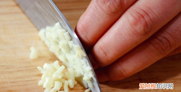 特大鱿鱼须的做法，大鱿鱼须怎么处理干净