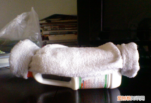 浴巾怎么裹头发，西北头巾怎么扎