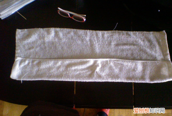 浴巾怎么裹头发，西北头巾怎么扎