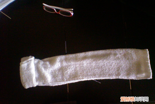 浴巾怎么裹头发，西北头巾怎么扎