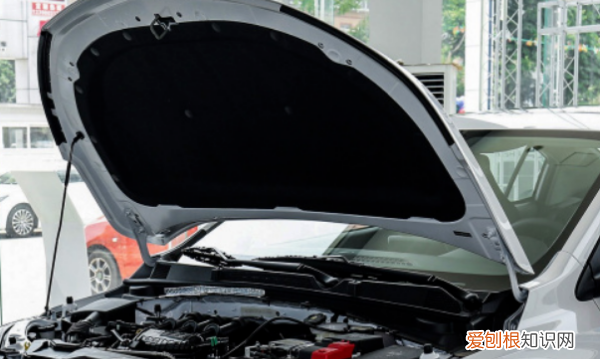 油标尺怎么看，发动机机油尺怎么看标准