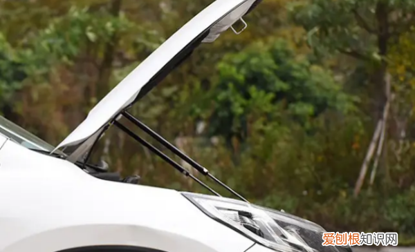 油标尺怎么看，发动机机油尺怎么看标准