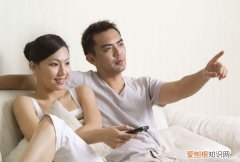 属鼠女与属猪男相配吗，属鼠女和属猪男的婚姻相配