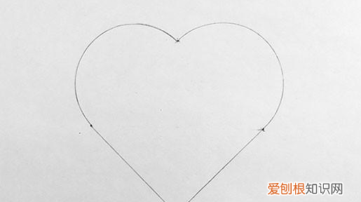 怎么画一个标准的爱心,怎样画心形简单画法图片