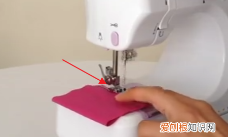 缝纫机怎么锁边,缝纫机改锁边机怎么改