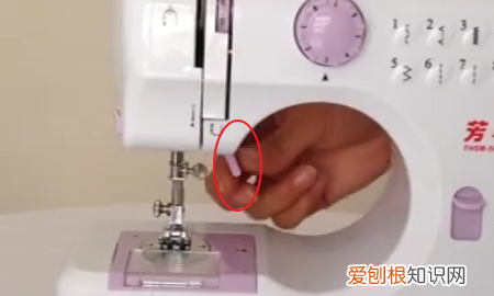 缝纫机怎么锁边,缝纫机改锁边机怎么改