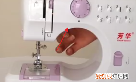 缝纫机怎么锁边,缝纫机改锁边机怎么改