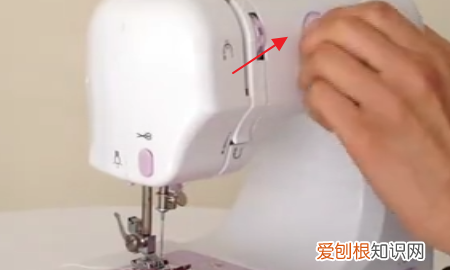 缝纫机怎么锁边,缝纫机改锁边机怎么改