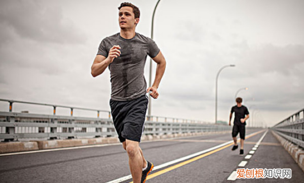 燃脂心率如何计算,最佳燃脂心率更有效的燃烧脂肪是什么