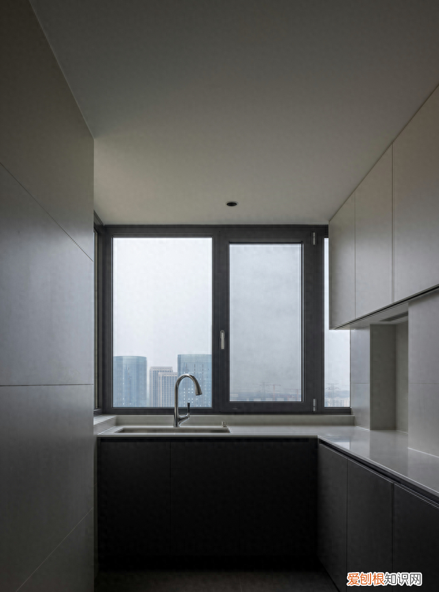 无彩色黑白灰是什么色系