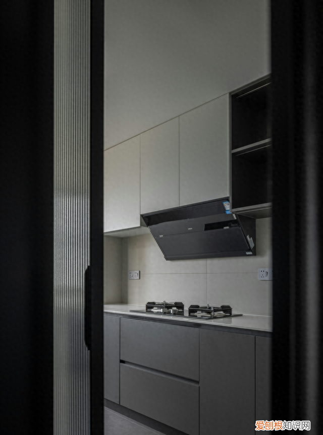 无彩色黑白灰是什么色系