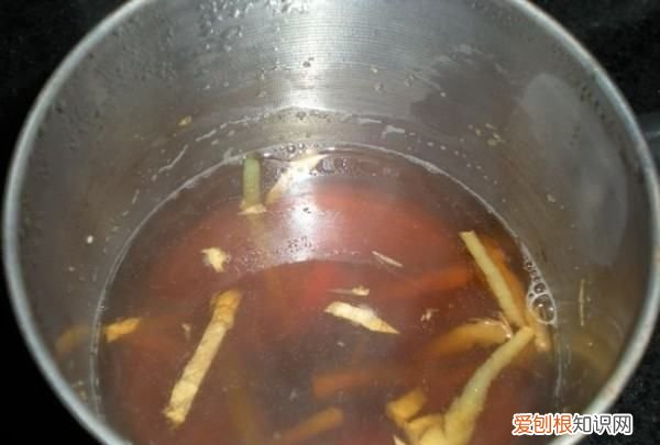 怎么煮生姜葱白水,葱白生姜水的正确做法窍门