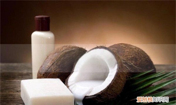 正常的椰子汁什么颜色，椰汁是透明的还是乳白色的