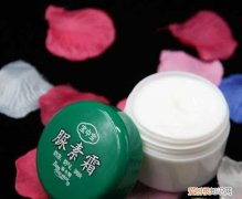 尿素霜涂脸会变黑，维e尿素霜可以擦脸吗,能祛斑吗