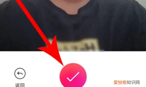 手机照片换底色最简单方法免费，手机上用什么软件能更换照片背景