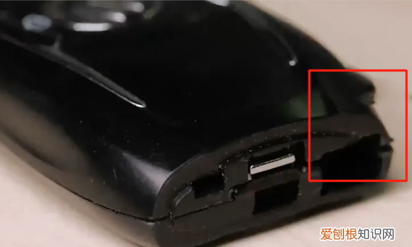 朗逸车钥匙怎么换电池，朗逸钥匙怎么换电池视频