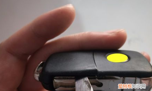 朗逸车钥匙怎么换电池,朗逸钥匙怎么换电池视频