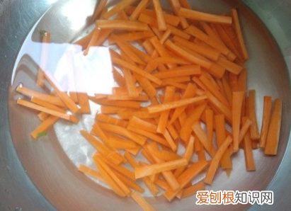 芹菜胡萝卜的做法，芹菜可以和胡萝卜一起吃