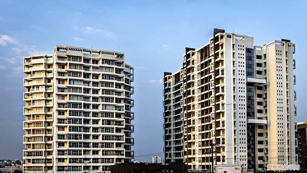 1人阳性全楼集中隔离？上海疾控回应：上中下居民全部转移隔离