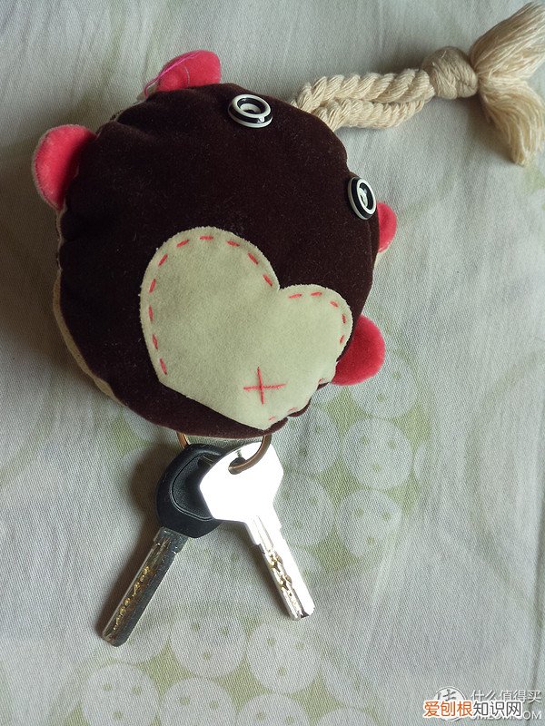 罗技r400和r800的区别在哪里？