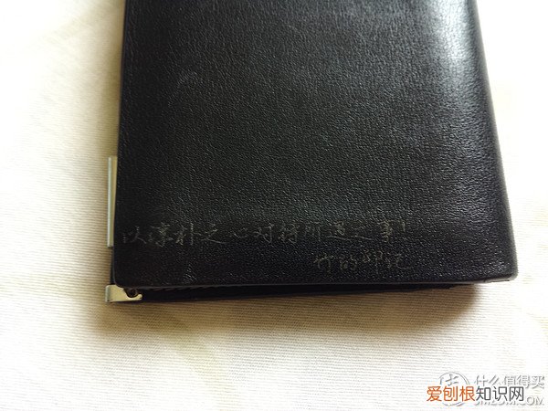 罗技r400和r800的区别在哪里？